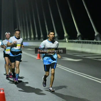 Runner Photo 2107134
