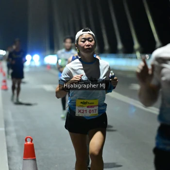 Runner Photo 2107215