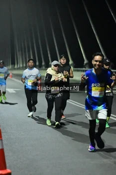 Runner Photo 2107564