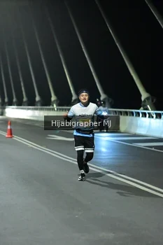 Runner Photo 2107729
