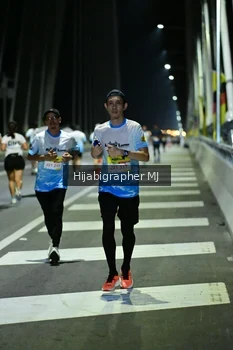 Runner Photo 2108140