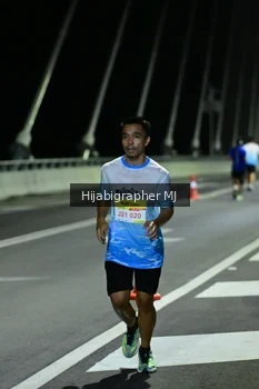 Runner Photo 2108225