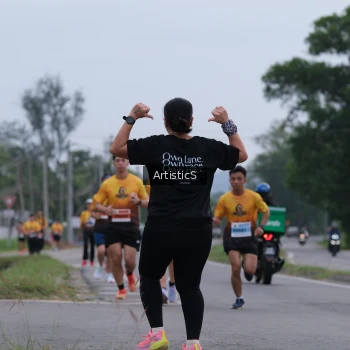 Runner Photo 2108270