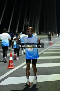 Runner Photo 2108570