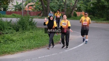 Runner Photo 2108615
