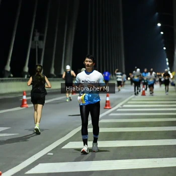 Runner Photo 2108720
