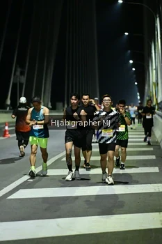 Runner Photo 2109041