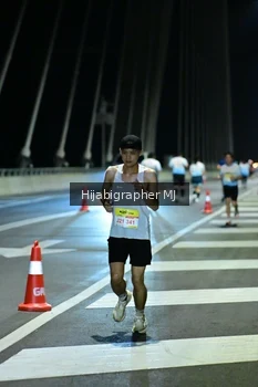 Runner Photo 2109246