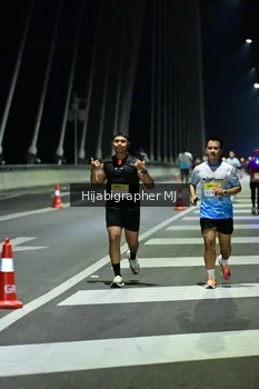 Runner Photo 2111423