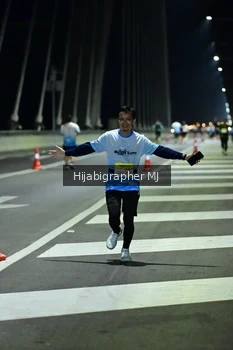 Runner Photo 2111500