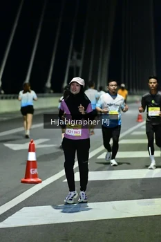 Runner Photo 2111676