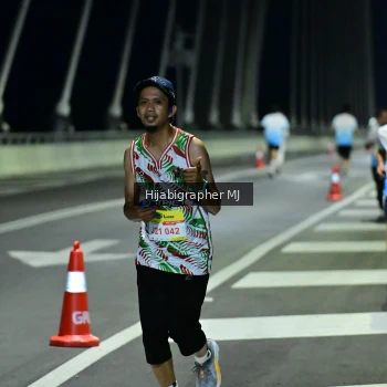 Runner Photo 2111940