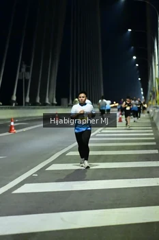 Runner Photo 2111997