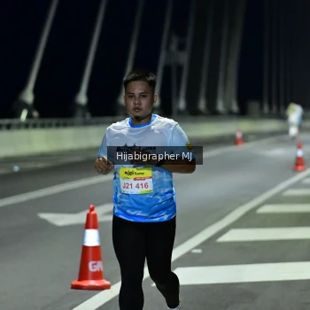Runner Photo 2112041