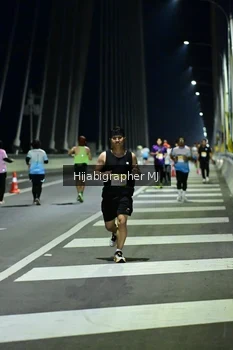 Runner Photo 2112055
