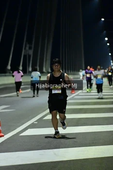 Runner Photo 2112070