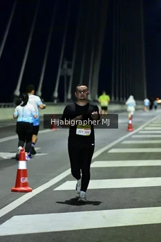 Runner Photo 2112317