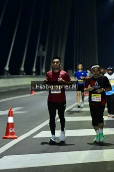 Runner Photo 2112356