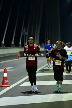 Runner Photo 2112368