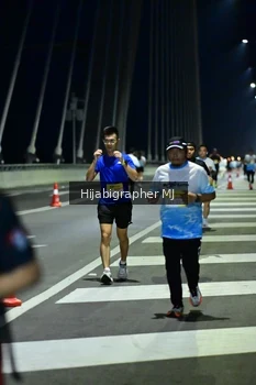 Runner Photo 2112392