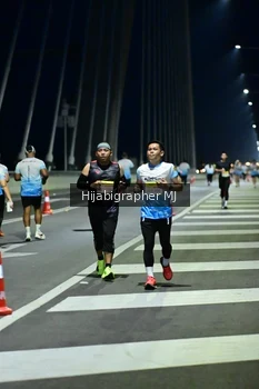 Runner Photo 2112475
