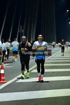 Runner Photo 2112494