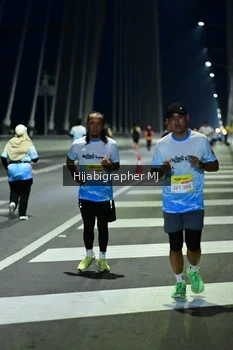 Runner Photo 2112783