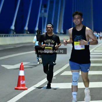 Runner Photo 2113787