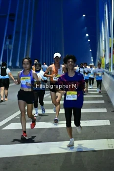 Runner Photo 2113912