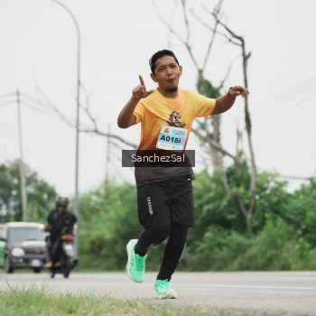 Runner Photo 2114201
