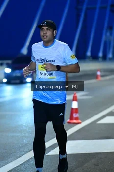 Runner Photo 2114339