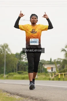 Runner Photo 2115001