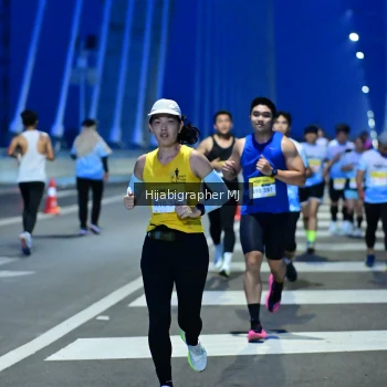 Runner Photo 2115303