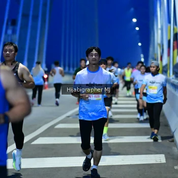 Runner Photo 2115346