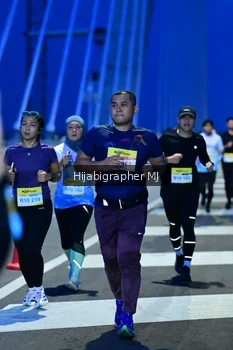 Runner Photo 2115980