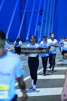Runner Photo 2116372