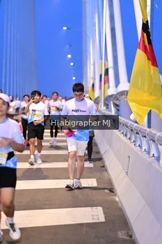 Runner Photo 2117491