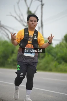 Runner Photo 2117940