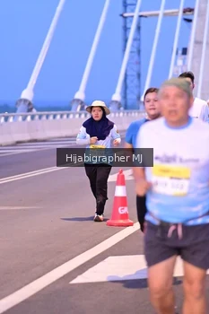 Runner Photo 2118566