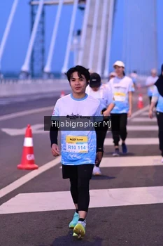 Runner Photo 2119009