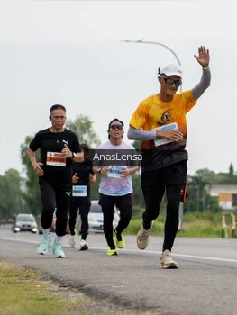 Runner Photo 2119156