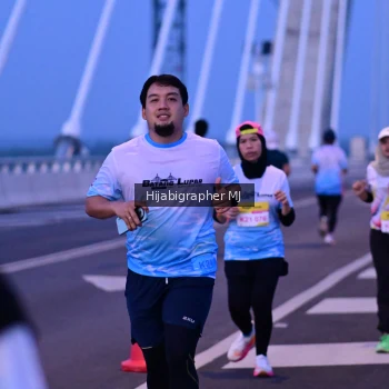 Runner Photo 2119635
