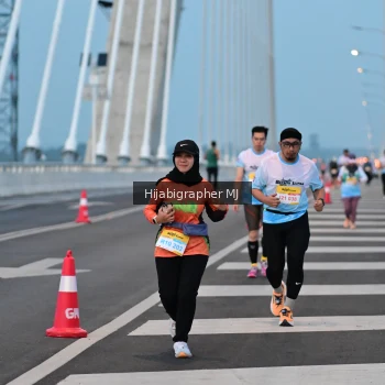 Runner Photo 2120176