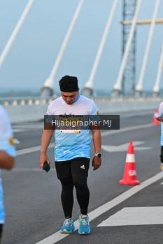 Runner Photo 2121260