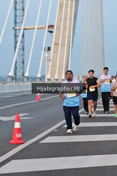 Runner Photo 2121500