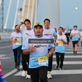 Runner Photo 2121685