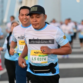 Runner Photo 2122122