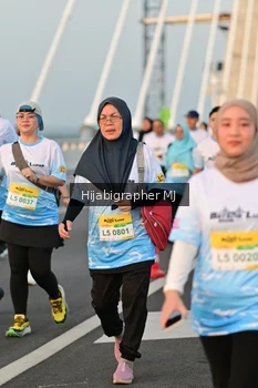 Runner Photo 2124637