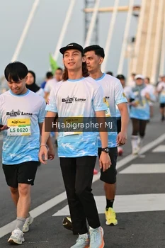 Runner Photo 2124690