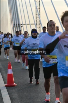 Runner Photo 2128674